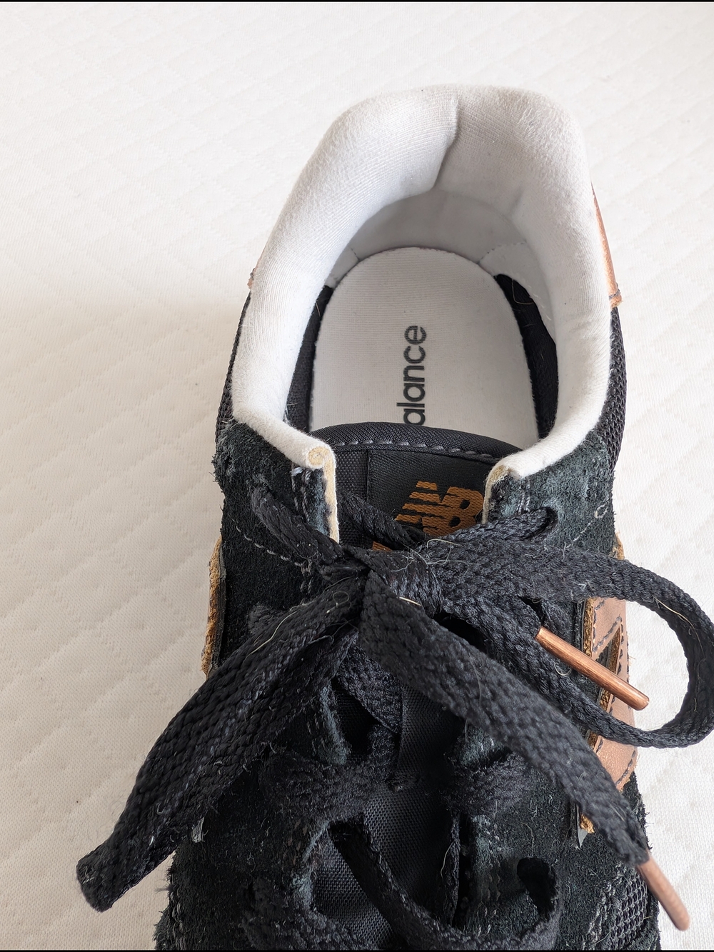 New Balance Womens 520 WL520SNC Black Rose Gold Sneakers Size 7.5 Suede Retro - Picture 16 of 16